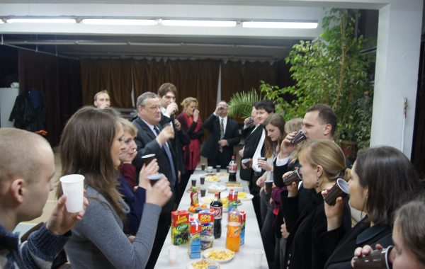Przyjęcie po Koncercie Noworocznym 2011 - wspólny toast z rektorem dr hab. Tomaszem Boreckim – (13 stycznia 2011 r.)