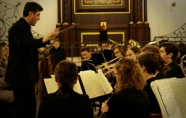 Łukasz Wojakowski podczas koncertu w Katedrze św. Floriana w Warszawie (23 listopada 2014 r.)