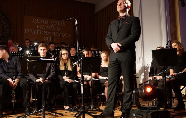 Tomasz Labuń podczas Koncertu Noworocznego 2016 (14 stycznia 2016 r.)