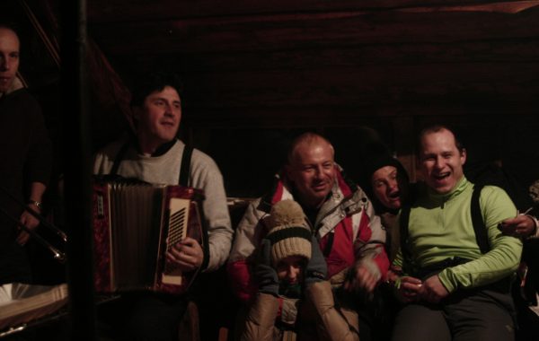 Wspólne wieczorne muzykowanie – Wyjazd zimowy, Kiry (luty 2013 r.)