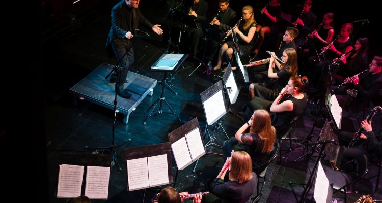 Koncert Galowy Warsaw Wind Ensemble Composition Contest 2020 (dyryguje Chris David Westover z USA, 5 grudnia 2021 r.)